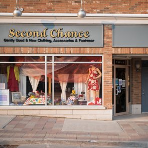 295:295?src=%2 Fimages%2 Fdirectory%2 Fcompanies%2 F25 King StW  Second Chance Thrift 295 295 img