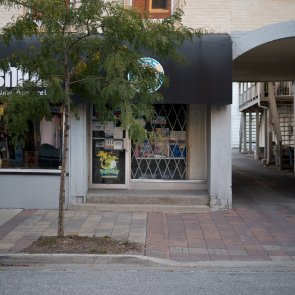 295:295?src=%2 Fimages%2 Fdirectory%2 Fcompanies%2 F26 King StW  Chads Game Room 295 295 img