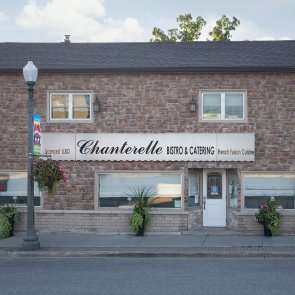295:295?src=%2 Fimages%2 Fdirectory%2 Fcompanies%2 F33 Division St  Chanterelle Bistro 295 295 img