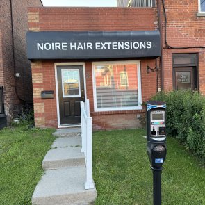 295:295?src=%2 Fimages%2 Fdirectory%2 Fcompanies%2F Noire  Hair 295 295 img